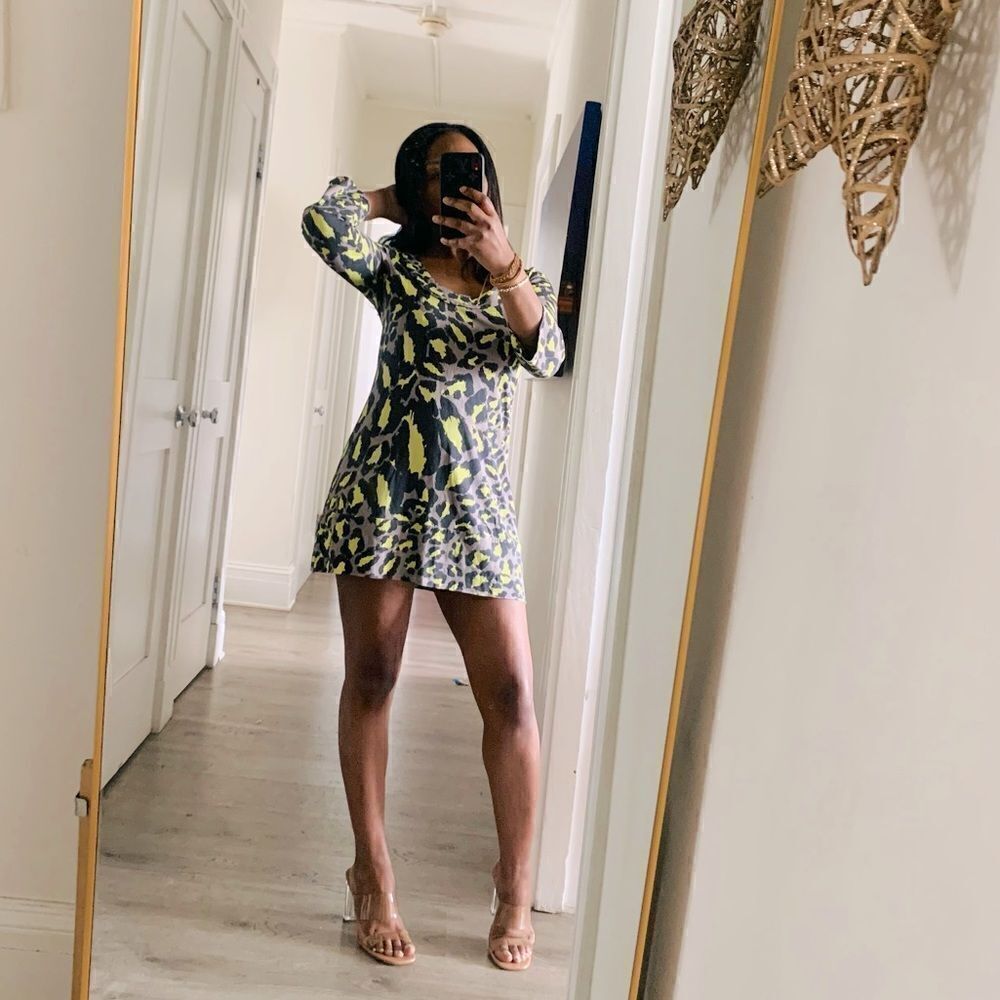 DIANE VON FURSTENBERG SILK MINI DRESS